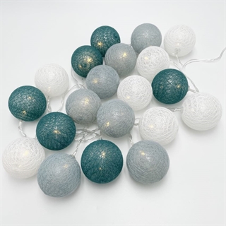 LED lyskæde med bomuldskugler i mørkegrøn, grå og hvid - 3 m